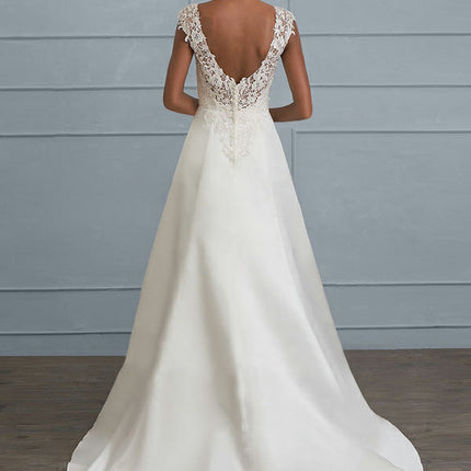 One-shoulder V-neck fishtail lace trailing wedding dress