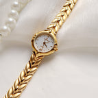 Elegant 18K Gold White Surface