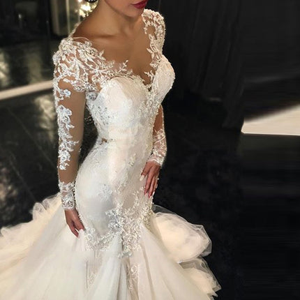 Trailing White Temperament Is Thin And Long Lace Wedding Dress