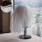 White B / Hairpin