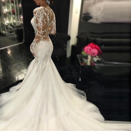 Trailing White Temperament Is Thin And Long Lace Wedding Dress
