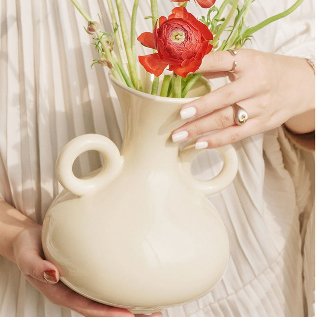 Classic Vase Cream Windlass Surprise Silence Ceramic