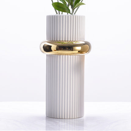 The Same Roman Holiday Flower In Milan, Modern Nordic Light Luxury Style Ceramic Vase Decoration