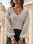 A Solid-color Long-sleeved Top With A Large Collar For Ladies