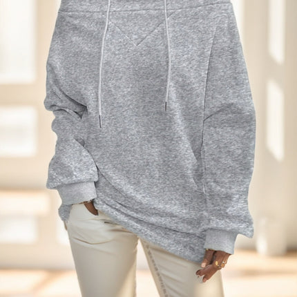 A Solid-color Long-sleeved Top With A Large Collar For Ladies