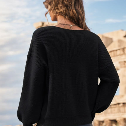 A Solid-color Long-sleeved Top With A Large Collar For Ladies