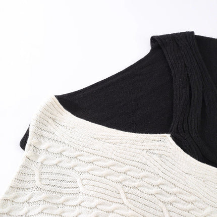 Plus Size Women's Black And White Contrast Color V-neck Long-sleeve Knitwear Top