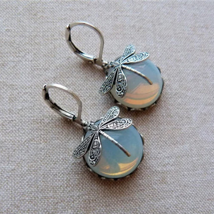 Retro Compact Dragonfly Pattern Earrings