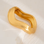 02 Sweep Gold Bracelet
