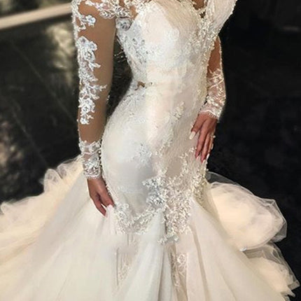Trailing White Temperament Is Thin And Long Lace Wedding Dress