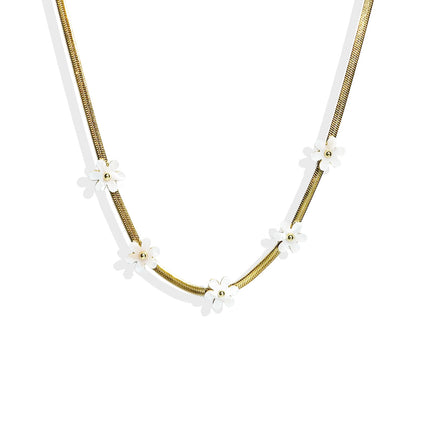 Lxalry 18K Gold Plated Bohemian Floral Necklace   Stainless Steel Skin Safe Jewelry With White Blossom Charms  Hypoallergenic   Tarnish Free Gift For Women Wife Mom, Festive Occasions   Everyday Boho