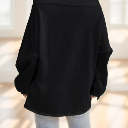 A Solid-color Long-sleeved Top With A Large Collar For Ladies