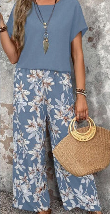 Women Solid Color Round Neck Short Sleeve Top And Flower Print Wide Leg Pants Set For Summer Two Piece Outfits